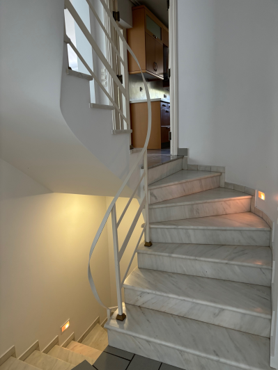 Image No.17-6 Bed House for sale