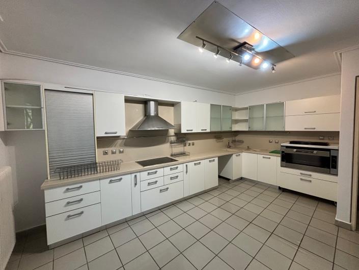 Image No.19-6 Bed House for sale