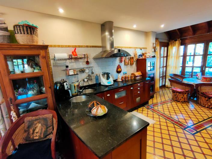 Image No.30-4 Bed House for sale