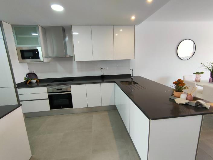 Image No.14-3 Bed Apartment for sale