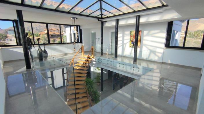 Image No.11-3 Bed Villa / Detached for sale