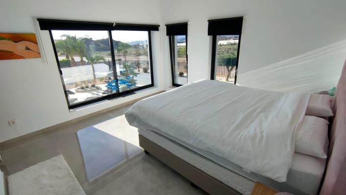 Image No.12-3 Bed Villa / Detached for sale