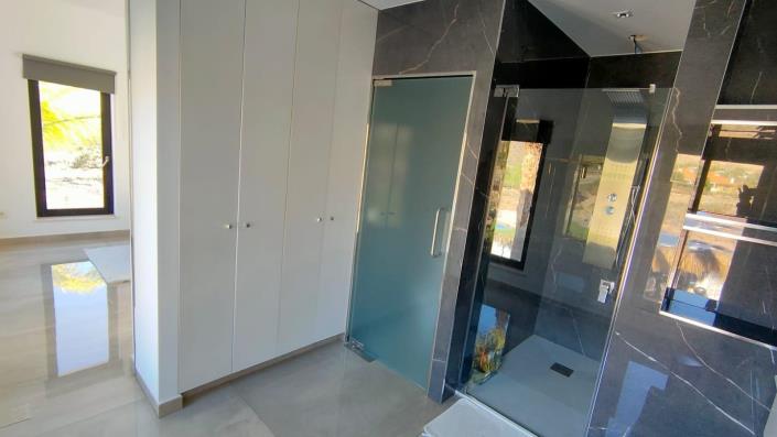 Image No.17-3 Bed Villa / Detached for sale