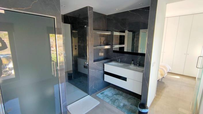 Image No.20-3 Bed Villa / Detached for sale