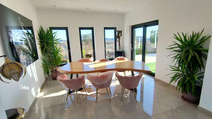 Image No.42-3 Bed Villa / Detached for sale