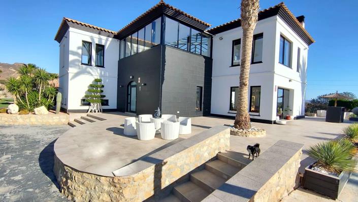 Image No.54-3 Bed Villa / Detached for sale