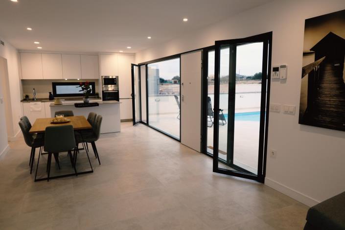 Image No.11-2 Bed House for sale