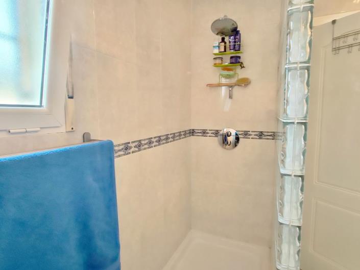 Image No.25-3 Bed Chalet for sale