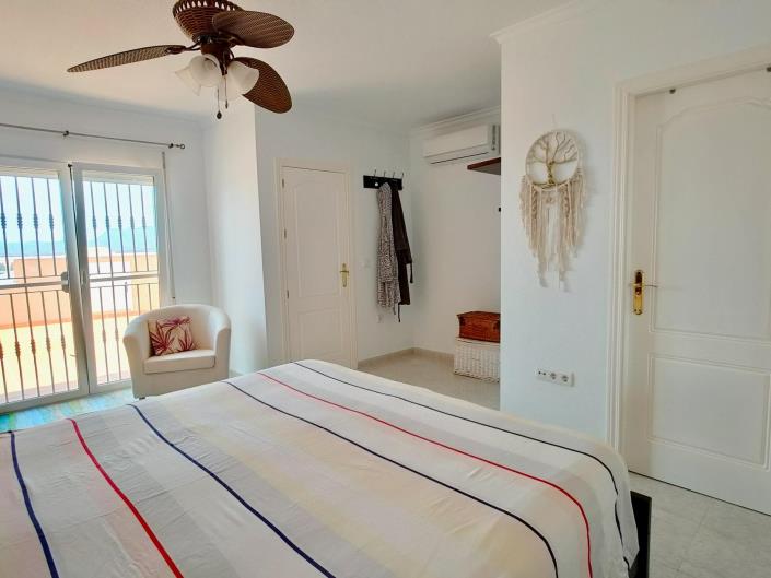 Image No.30-3 Bed Chalet for sale