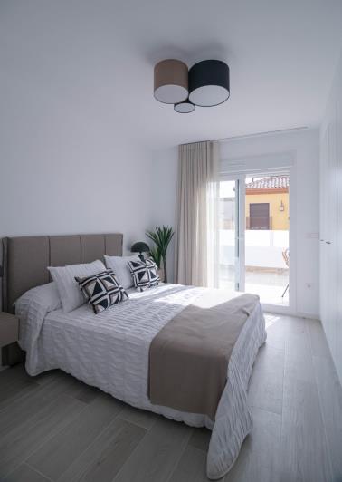 Image No.42-3 Bed House for sale