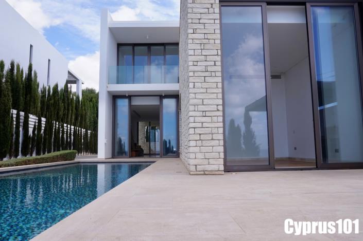 Image No.29-5 Bed Villa / Detached for sale