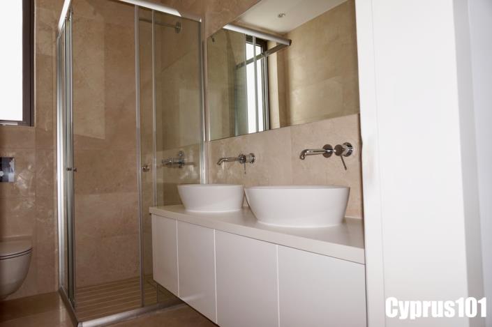 Image No.36-5 Bed Villa / Detached for sale