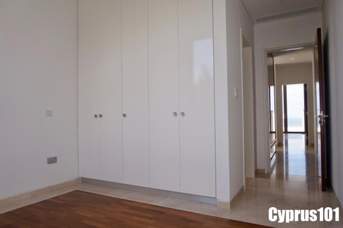 Image No.43-5 Bed Villa / Detached for sale