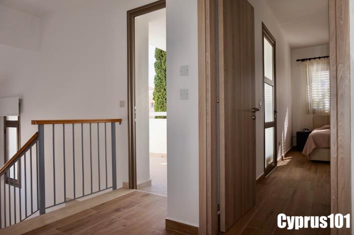 Image No.18-3 Bed Villa / Detached for sale