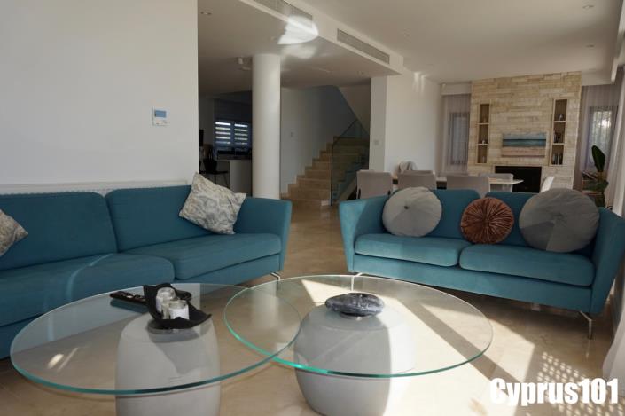 Image No.20-Villa / Détaché de 5 chambres à vendre à Agios Georgios