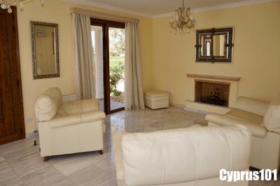 13-Peyia-3-bed-home-with-beautiful-views-property-1301