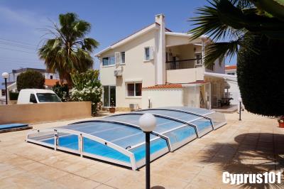 1-chloraka-Paphos-villa-metres-of-the-mediterranean-sea-Property-1320