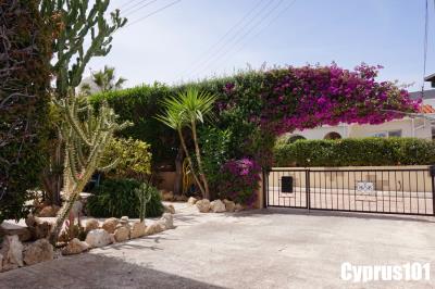 13-chloraka-Paphos-villa-metres-of-the-mediterranean-sea-Property-1320