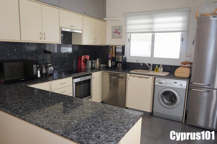 Image No.23-Villa / Détaché de 3 chambres à vendre à Chlorakas