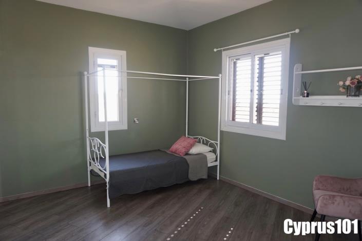 Image No.26-3 Bed Penthouse for sale