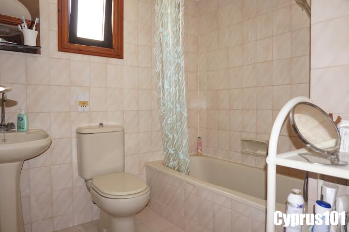 Image No.20-2 Bed Apartment for sale