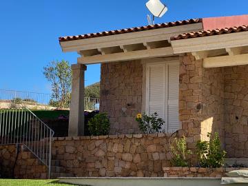 1c44d494-c4c0-464d-b104-d0468b77b686