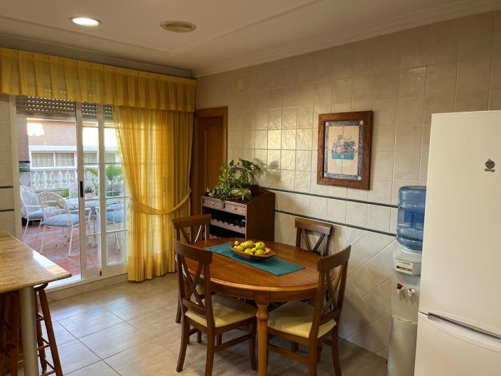 Image No.21-3 Bed House for sale