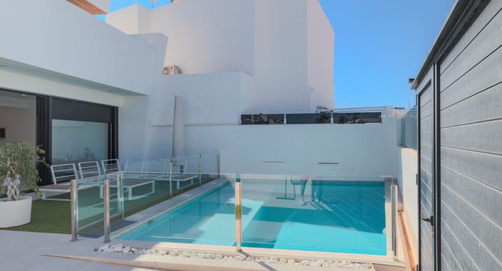 Image No.2-3 Bed Villa for sale