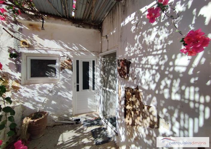 Image No.10-3 Bed House for sale