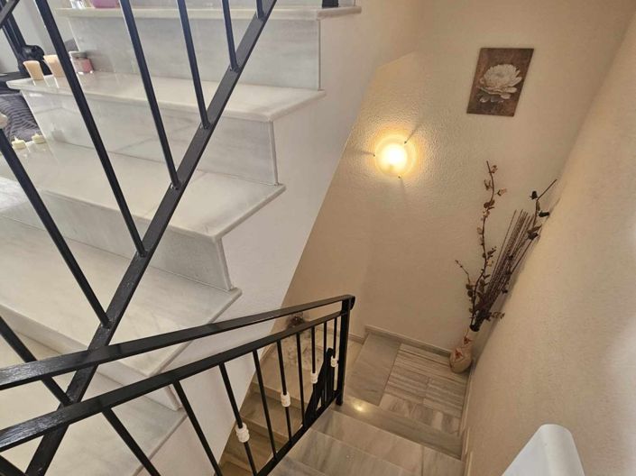 Image No.32-4 Bed House for sale