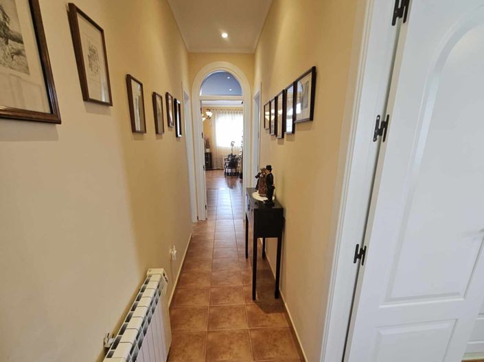 Image No.23-5 Bed Villa / Detached for sale