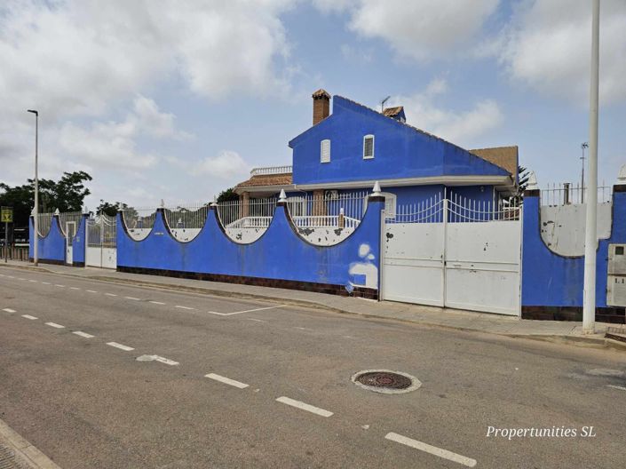 Image No.39-5 Bed Villa / Detached for sale