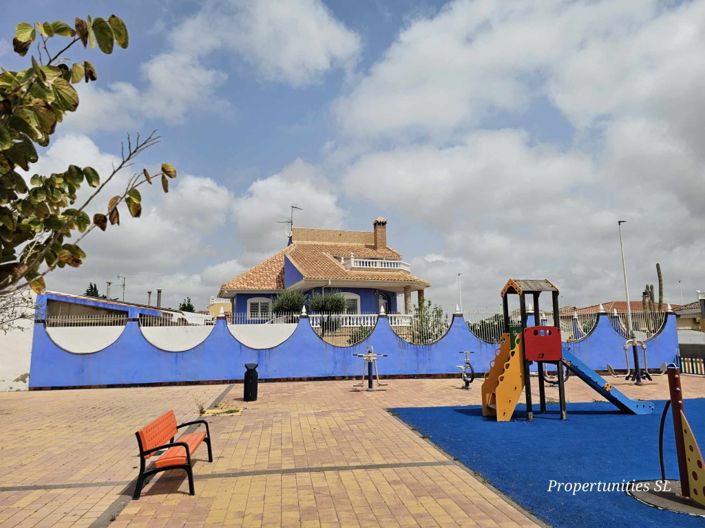 Image No.42-5 Bed Villa / Detached for sale