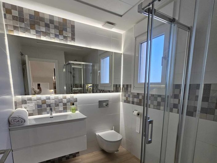 Image No.36-4 Bed Property for sale