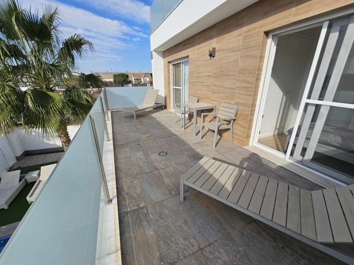 Image No.42-4 Bed Property for sale