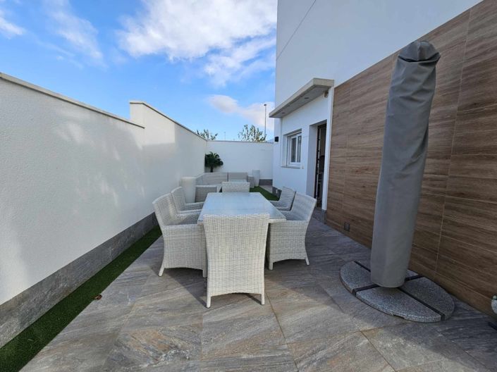 Image No.10-4 Bed Property for sale