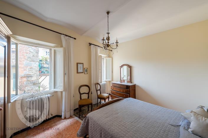 Image No.16-3 Bed Townhouse for sale