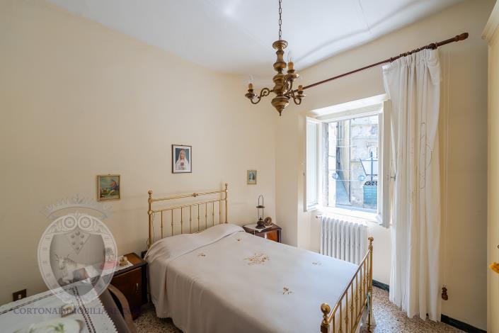 Image No.20-3 Bed Townhouse for sale