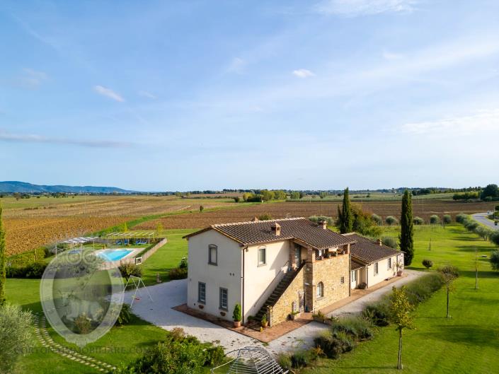 Image No.50-Ferme de 7 chambres à vendre à Cortona