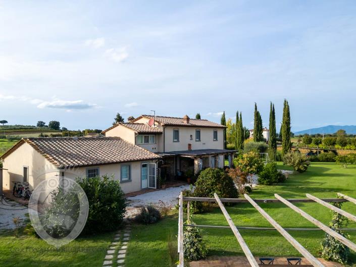Image No.53-Ferme de 7 chambres à vendre à Cortona