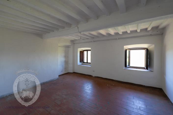Image No.12-Ferme de 8 chambres à vendre à Cortona