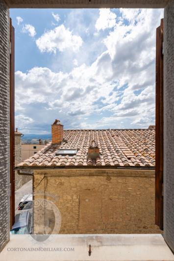 Image No.24-4 Bed Townhouse for sale