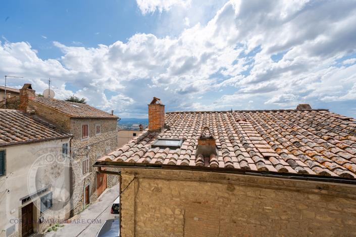 Image No.25-4 Bed Townhouse for sale