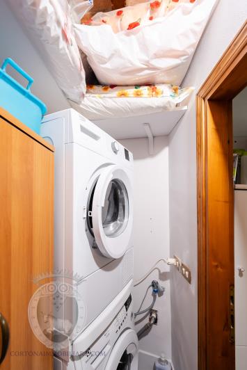 Image No.27-4 Bed Townhouse for sale