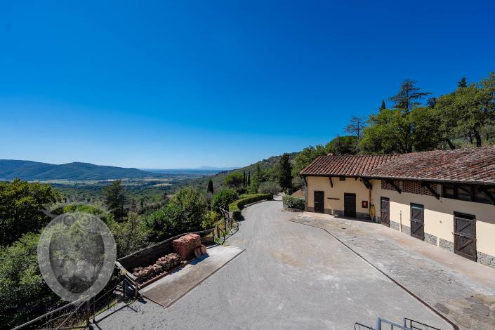 Image No.4-Ferme de 8 chambres à vendre à Cortona