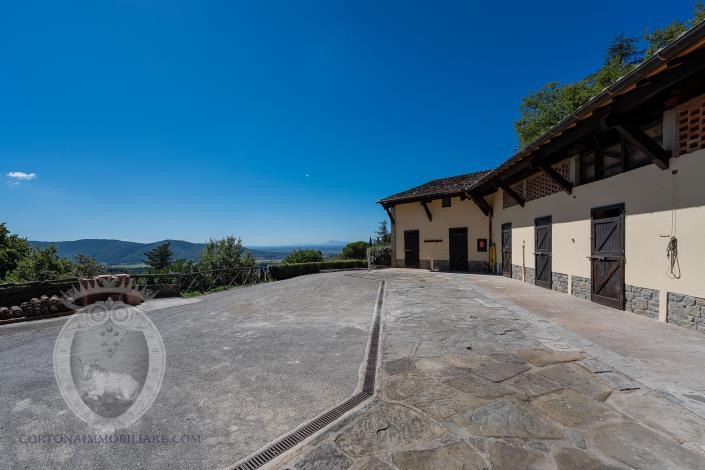 Image No.9-Ferme de 8 chambres à vendre à Cortona
