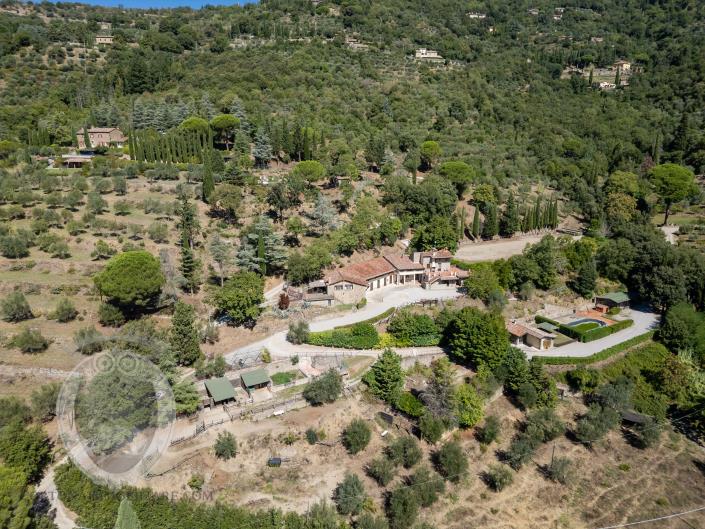 Image No.35-Ferme de 8 chambres à vendre à Cortona