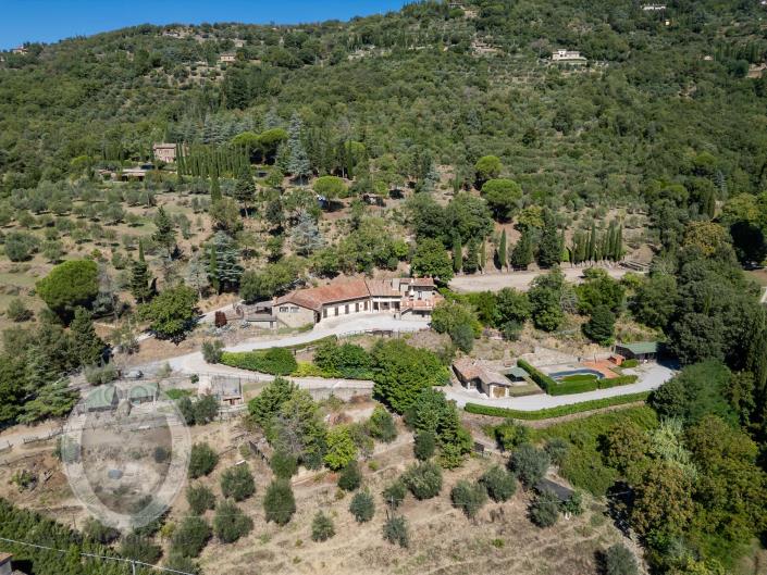 Image No.36-Ferme de 8 chambres à vendre à Cortona