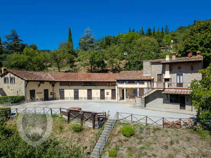 Image No.51-Ferme de 8 chambres à vendre à Cortona