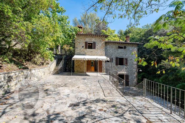 Image No.2-Ferme de 4 chambres à vendre à Cortona